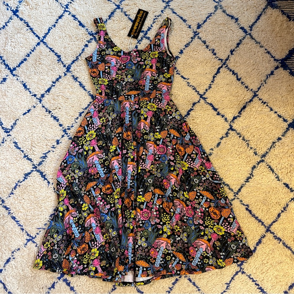 Nooworks NWT Magic Mushrooms dress XL